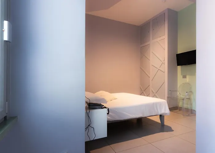 Quartum Luxury 3* רומא